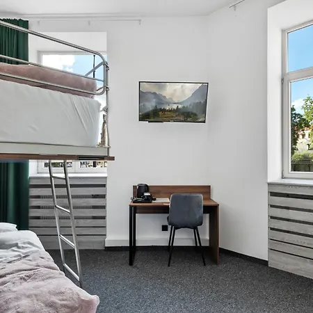Hostel Zdz Krolewska 15 *