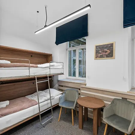 Zdz Krolewska 15 Hostel