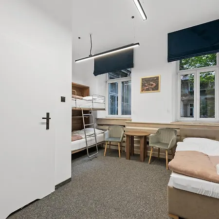Hostel Zdz Krolewska 15 *